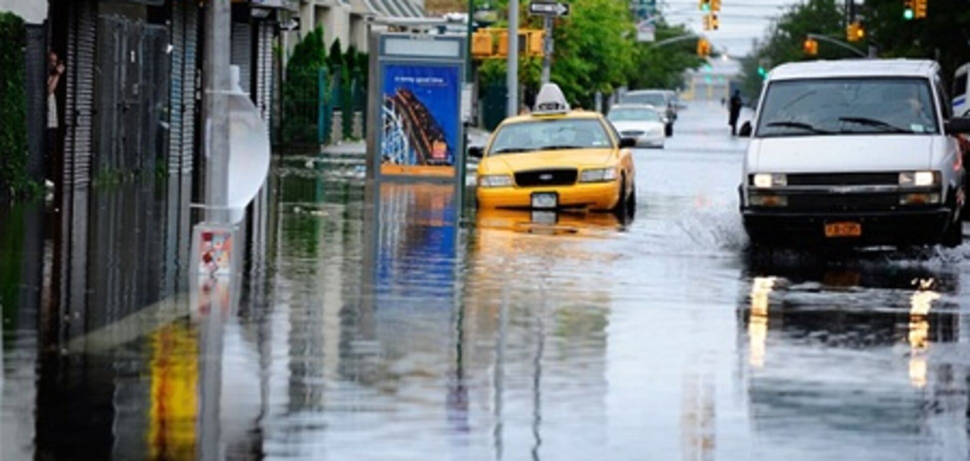 Ураган 'Айрин' превратил Манхэттен в 'аквапарк'. Фото