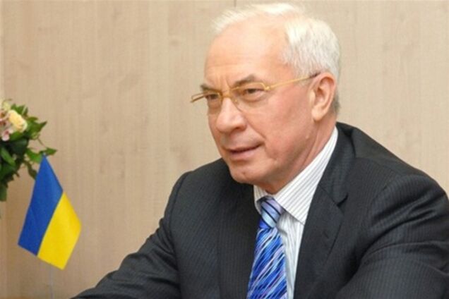 Азаров: Моя страница в Facebook – не книга жалоб