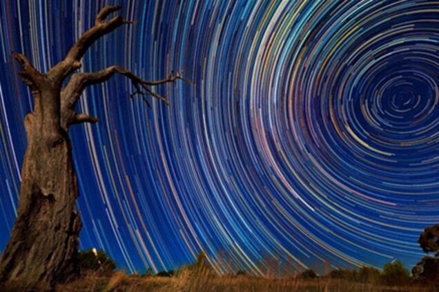 Австралійський фотограф відобразив обертання Всесвіту