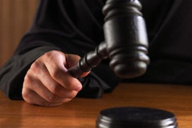 За шашки під офісом Януковича склали протокол