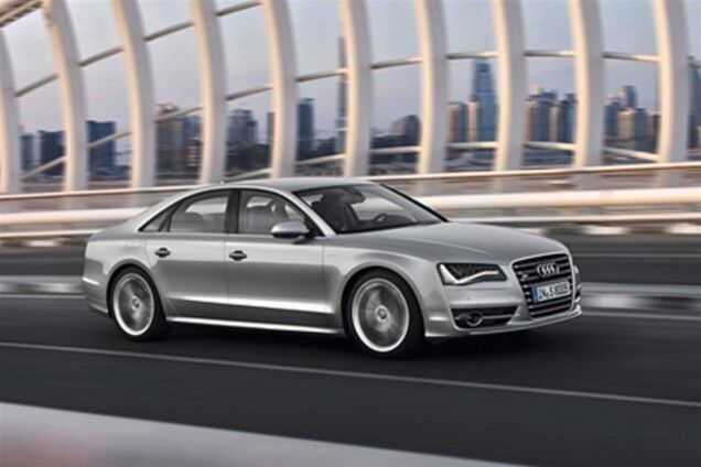 Audi представила самую мощную модификацию седана A8 — S8