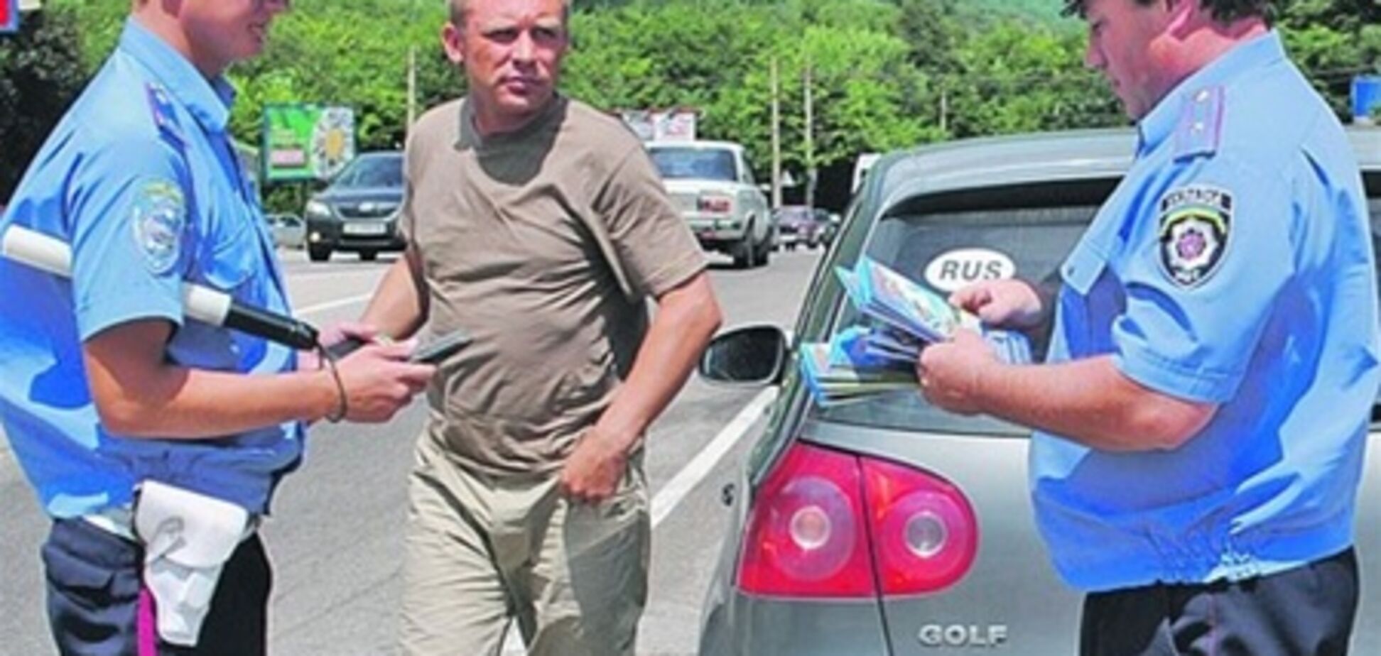 Водителям теперь можно ездить без доверенности и не давать гаишникам права