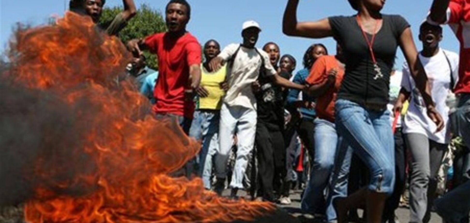 В столице ЮАР начались массовые беспорядки
