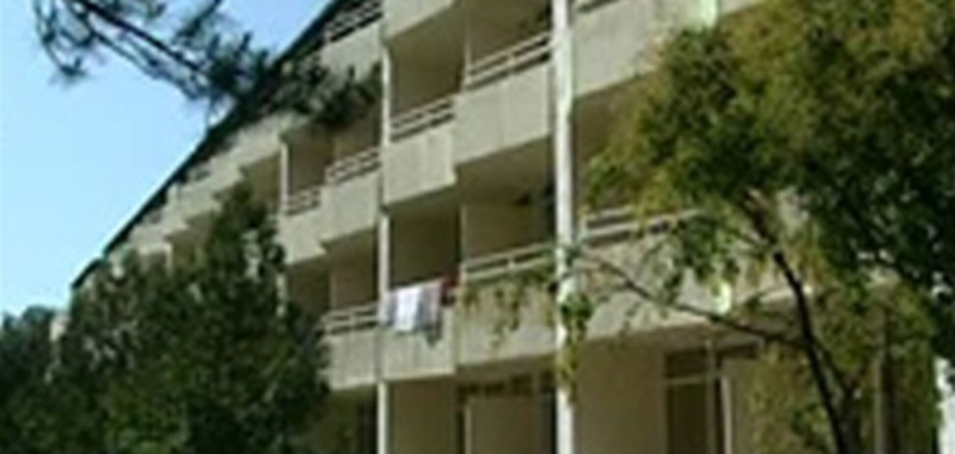 В детских лагерях нашли запрещенные продукты и просроченные лекарства