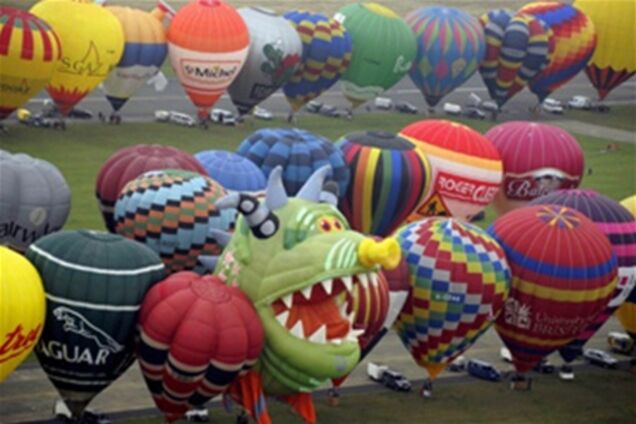 Фестивалі повітряних куль у Франції та США