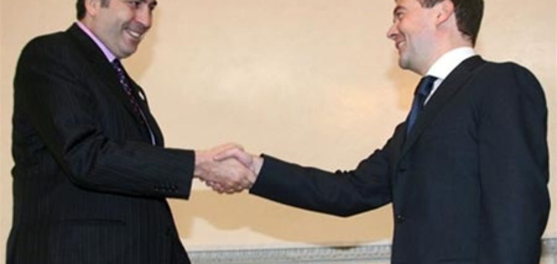 Медведєв: Саакашвілі має бути вдячний мені за те, що російські війська не ввійшли в Тбілісі