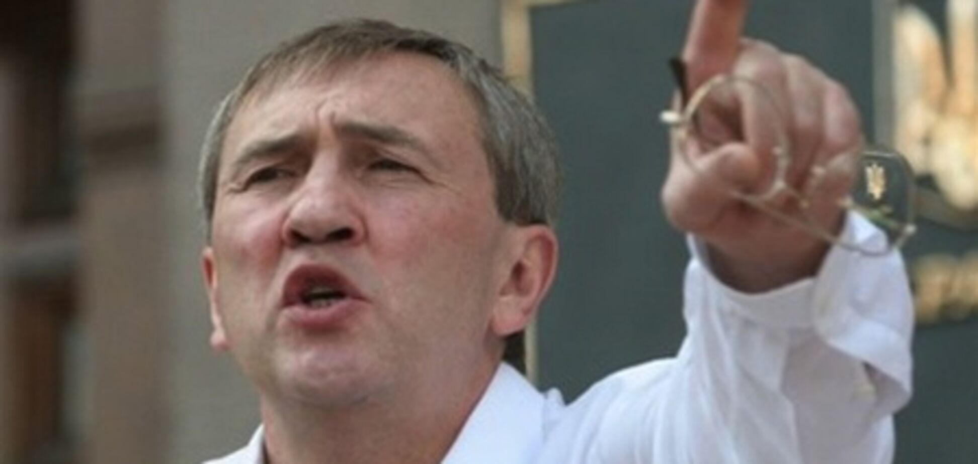 За скандалом с гражданством Черновецкого стоит его родственник