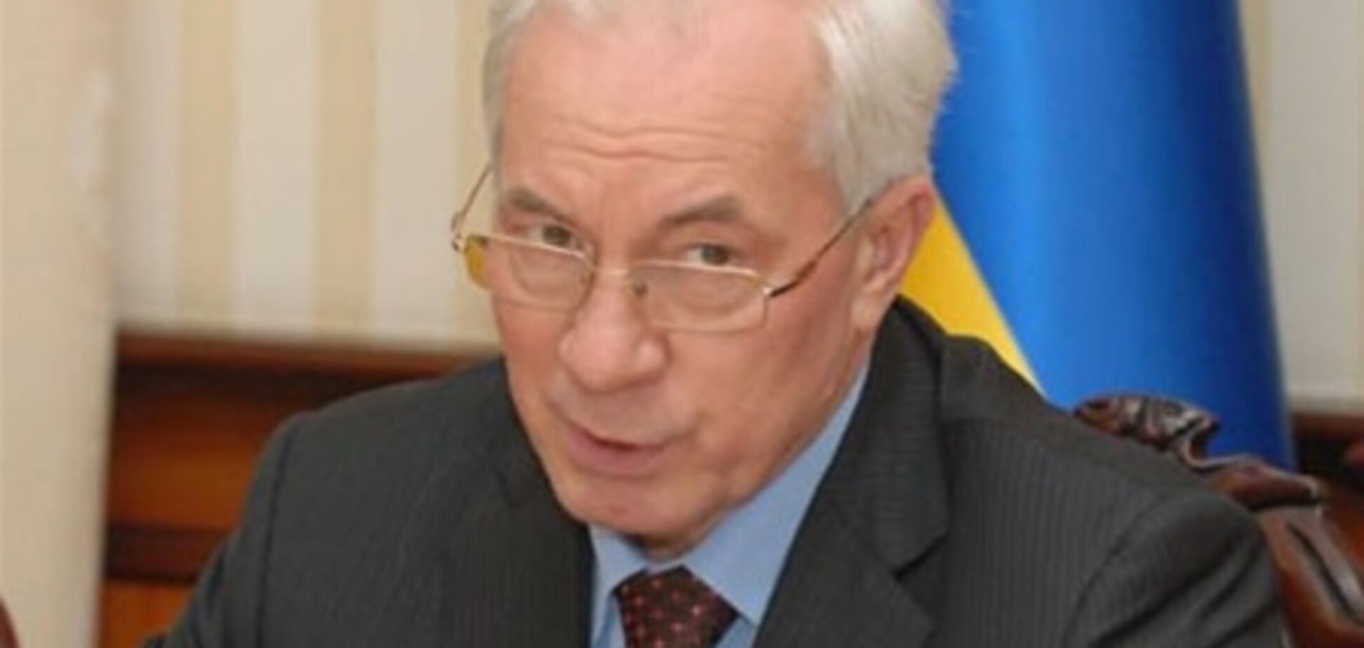 Азаров: презервативы и памперсы не подорожают