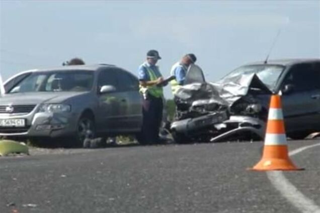 На Днепропетровщине столкнулись четыре авто - пять пострадавших