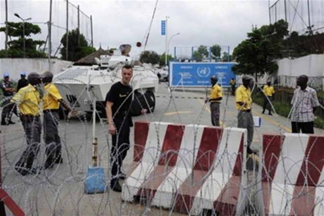 В Кот-д'Ивуаре автобус упал с моста в озеро: десятки погибших