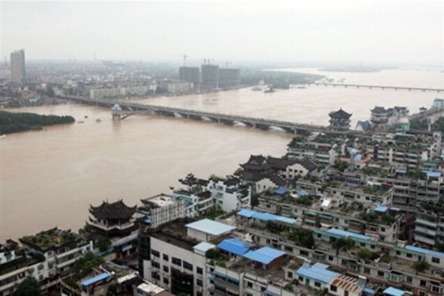 На південному сході Китаю евакуювали близько 300 тисяч людей