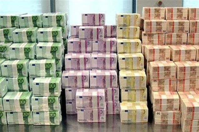 Привид європейського дефолту: чи потрібно українцям позбавлятися від євро?