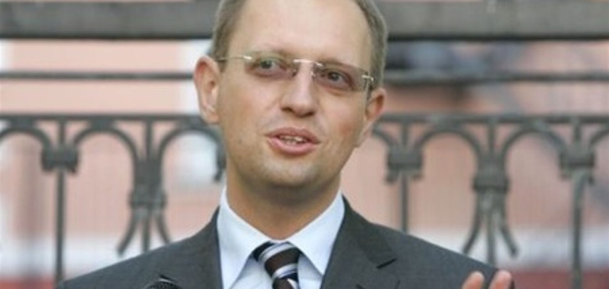 Яценюка здивувала реакція Росії на арешт Тимошенко