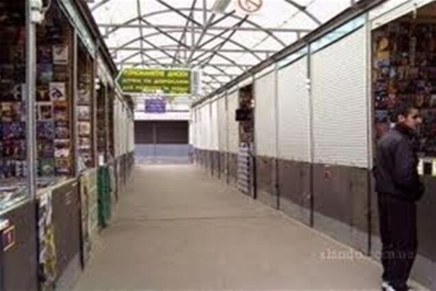 У Києві закриваються ринки 'Троєщина' і 'Петрівка'