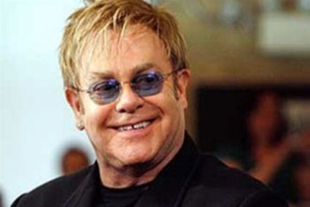 Элтон Джон спел на свадьбе русской модели в Петербурге. Фото