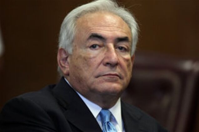 Горничная пытается 'развести' Стросс-Кана на деньги - адвокаты