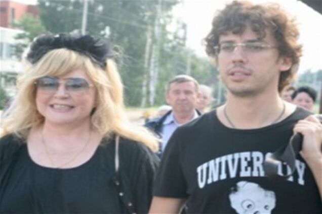 Пугачова відсвяткувала неправдиву весілля з Галкіним