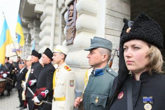 На мера Львова подали до суду за меморіальну дошку засновнику дивізії СС 'Галичина'