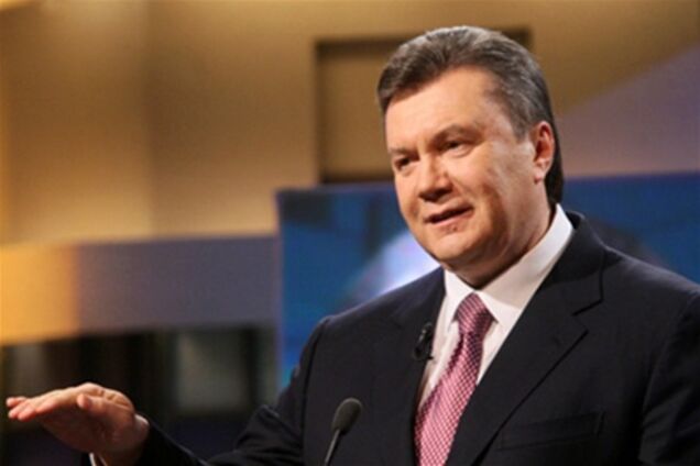 Янукович дасть школярам стипендію за хороше знання української мови