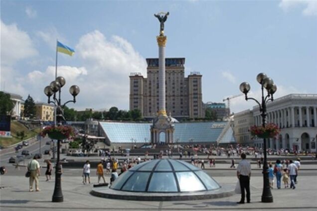 У центрі Києва намагалися пограбувати фотографа АП