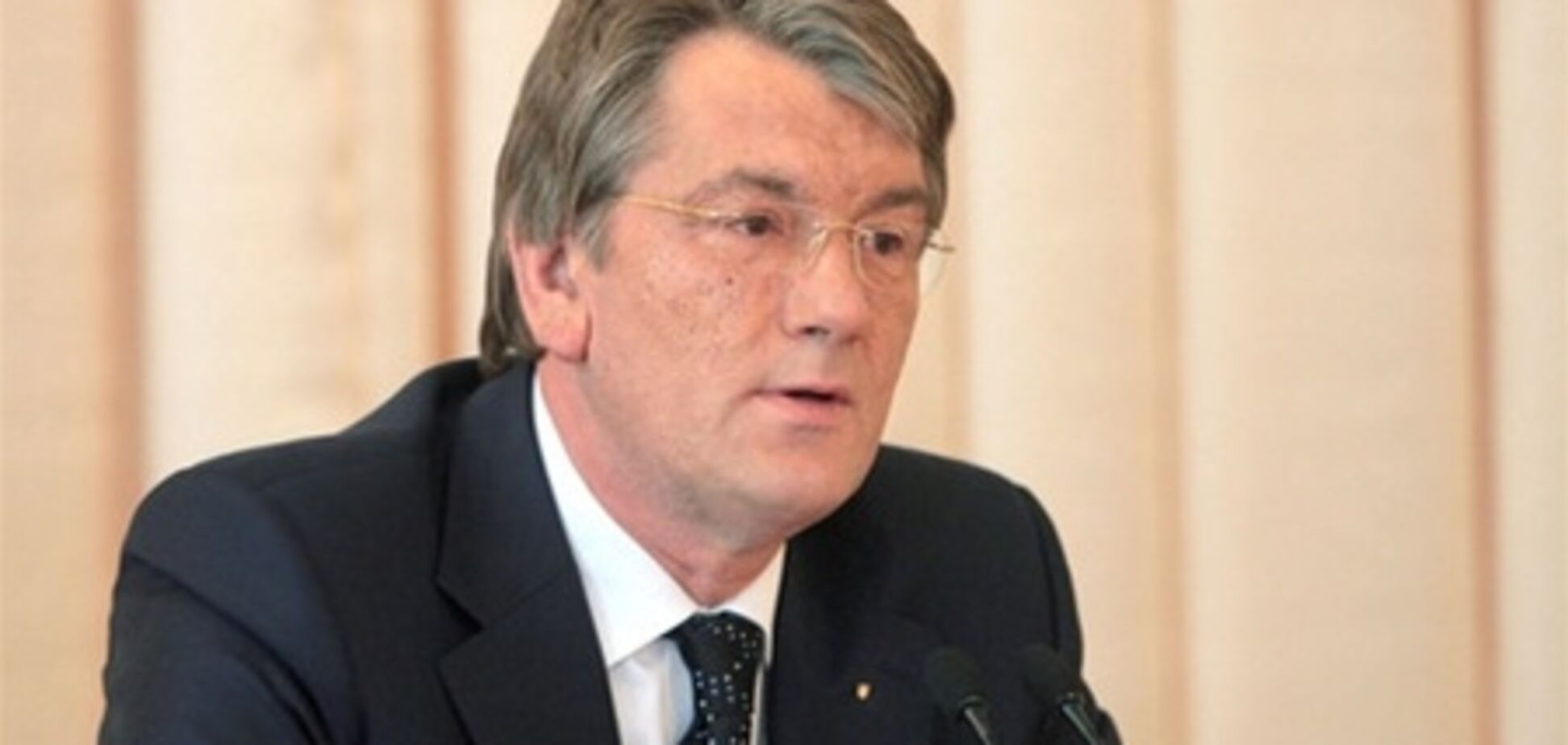 Ющенко хоче повернути Бандері і Шухевичу звання Героїв