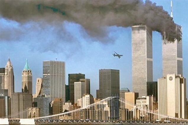 Янукович почтил память погибших во время терактов в США 