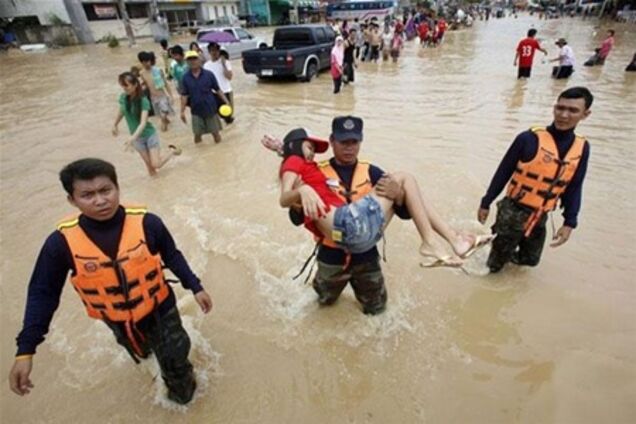 В крупнейшем курорте Таиланда Паттайе наводнение затопило городские улицы