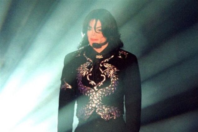 Семья Джексона не устает наживаться