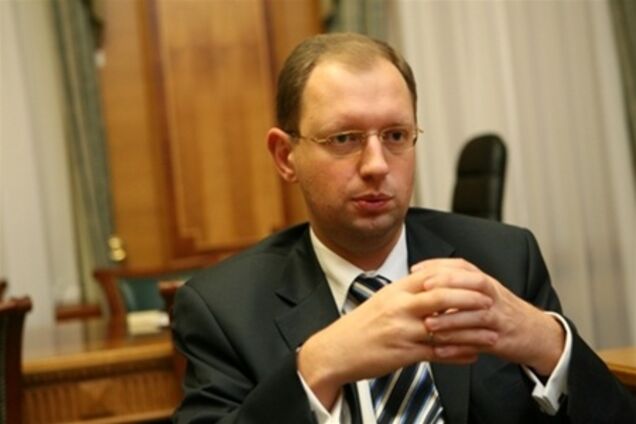 Яценюк закликає об’єднатись навколо нього і Тимошенко