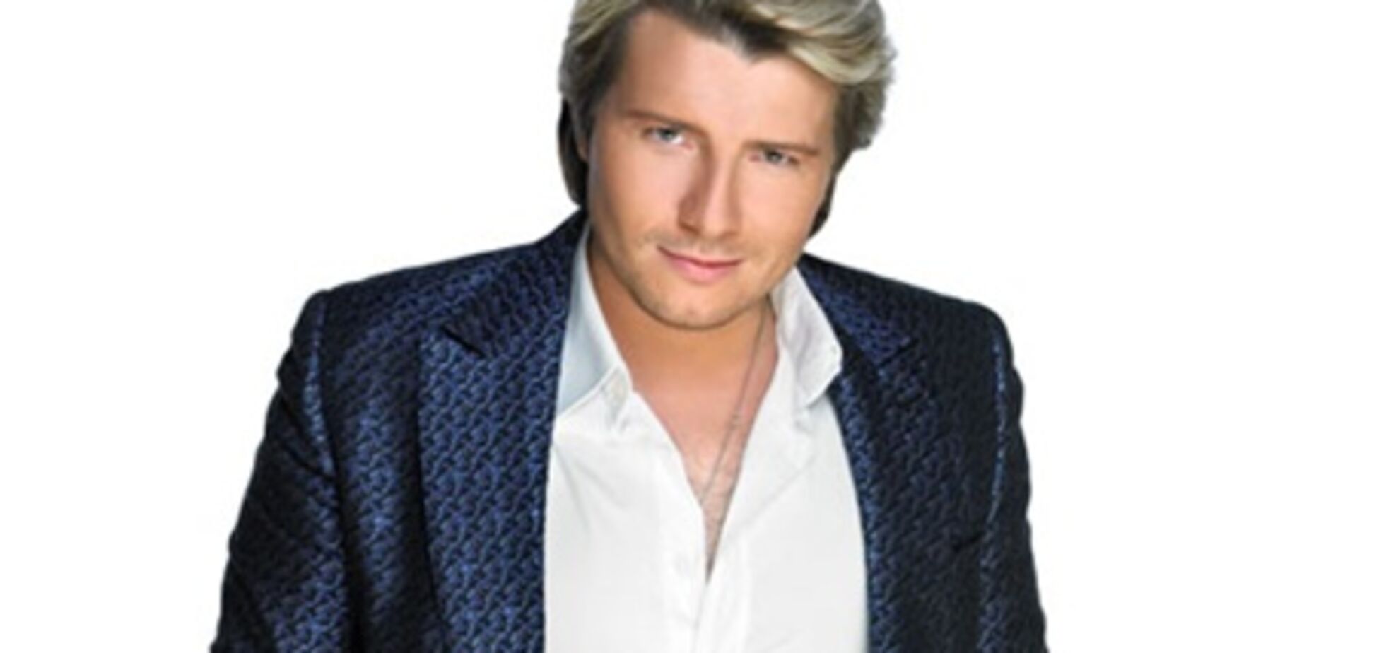 Басков прячет полноту под рясой священника