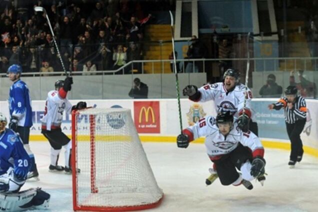 Сегодня 'Донбасс' впервые сыграет на два 'фронта'