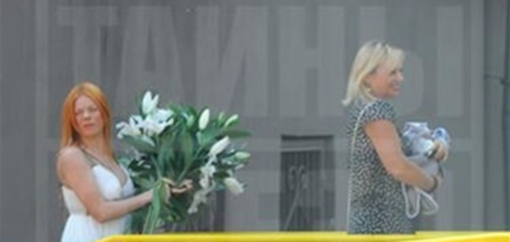 Стоцкая не берет на руки сына