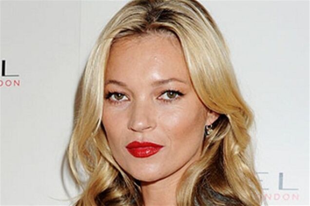 Помада от Кейт Мосс Lasting Finish Lipstick Collection — новинка