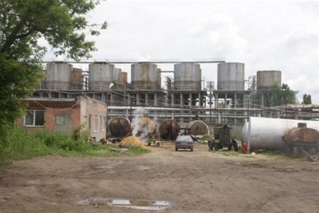 Полтавщина. Правоохоронці викрили підпільний нафтопереробний завод. Відео