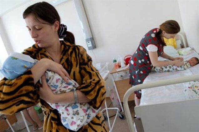 Кабмін взяв курс на демографічний ріст