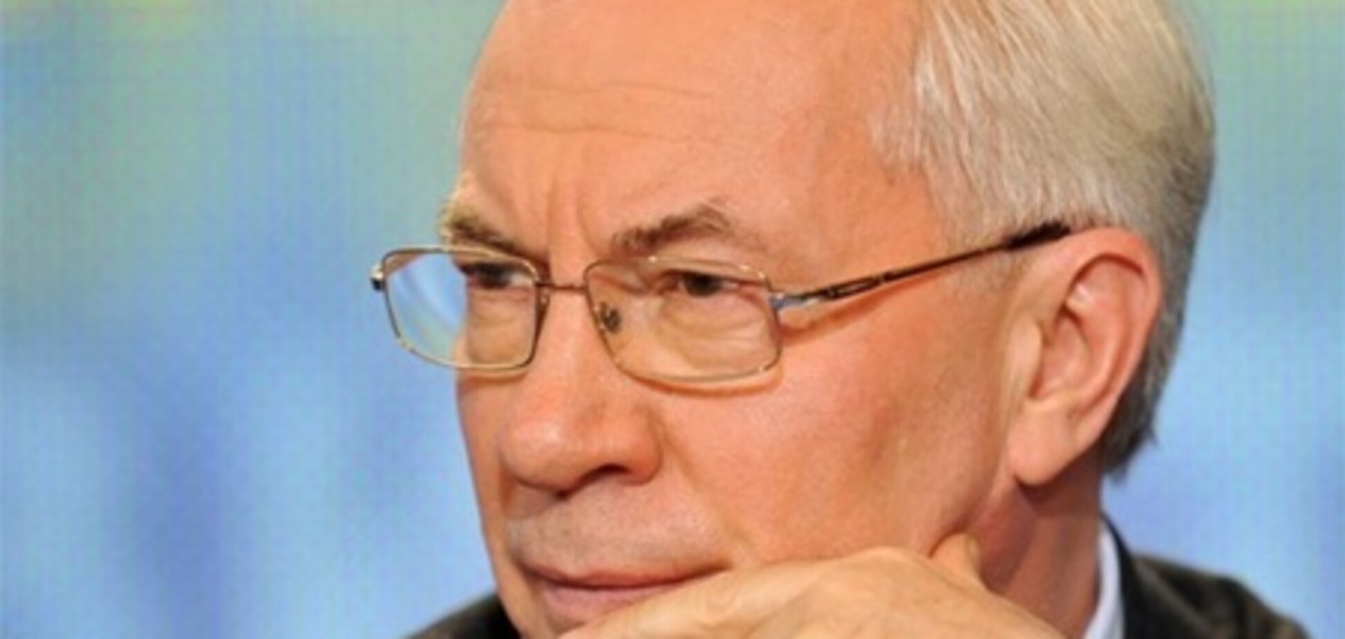 Азаров: обеспечить стабильность гривны — непростая задача