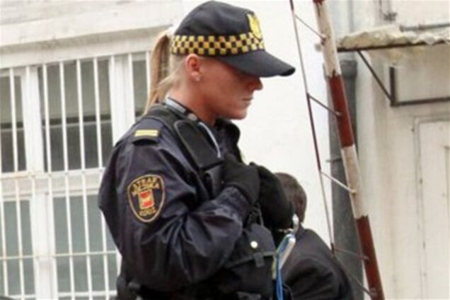 Швейцарская полиция резиновыми пулями разогнала незаконную вечеринку