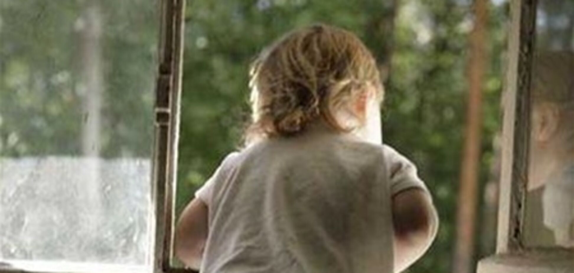 Крим. Дворічна дитина випала з вікна 4 поверху