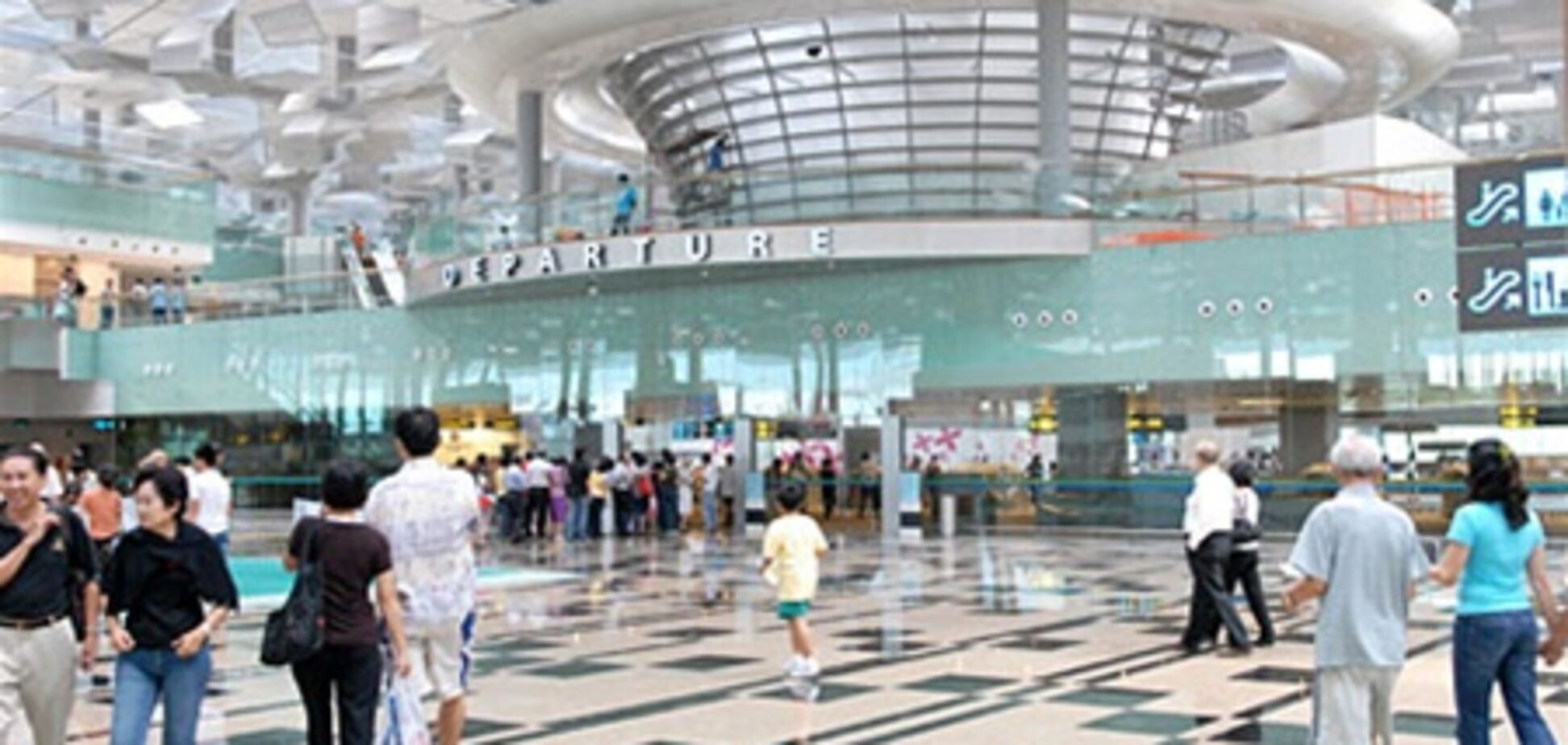 Гонконгский аэропорт побил рекорд по пассажиропотоку