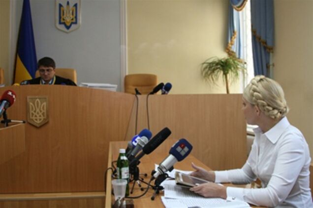 Адвокат Тимошенко пішов з суду шукати докази по справі