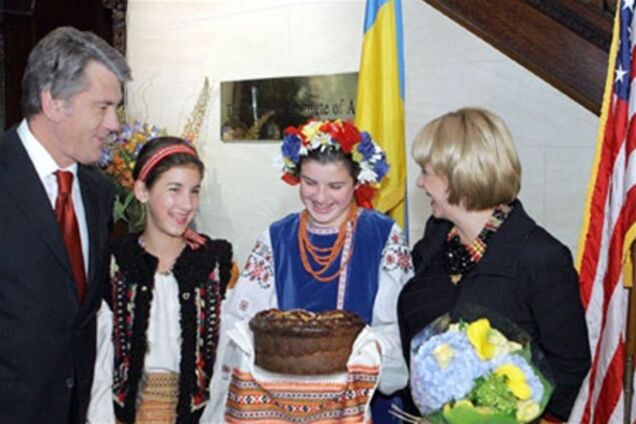 Ющенко подав документи для отримання дозволу на проживання в США