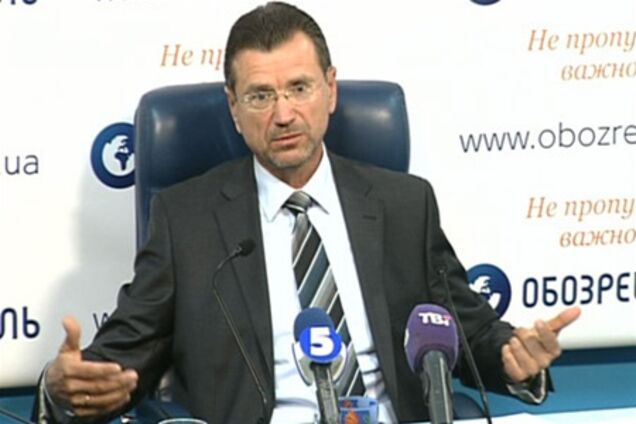 Решение Нацбанка усилит теневой валютный рынок - Сугоняко