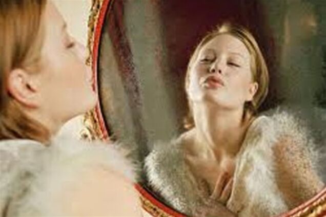 Зеркало отнимает у женщин 3 года жизни