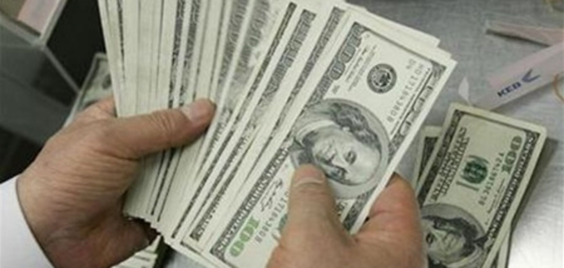 Вклади українців в іноземній валюті виросли на 200 млн доларів