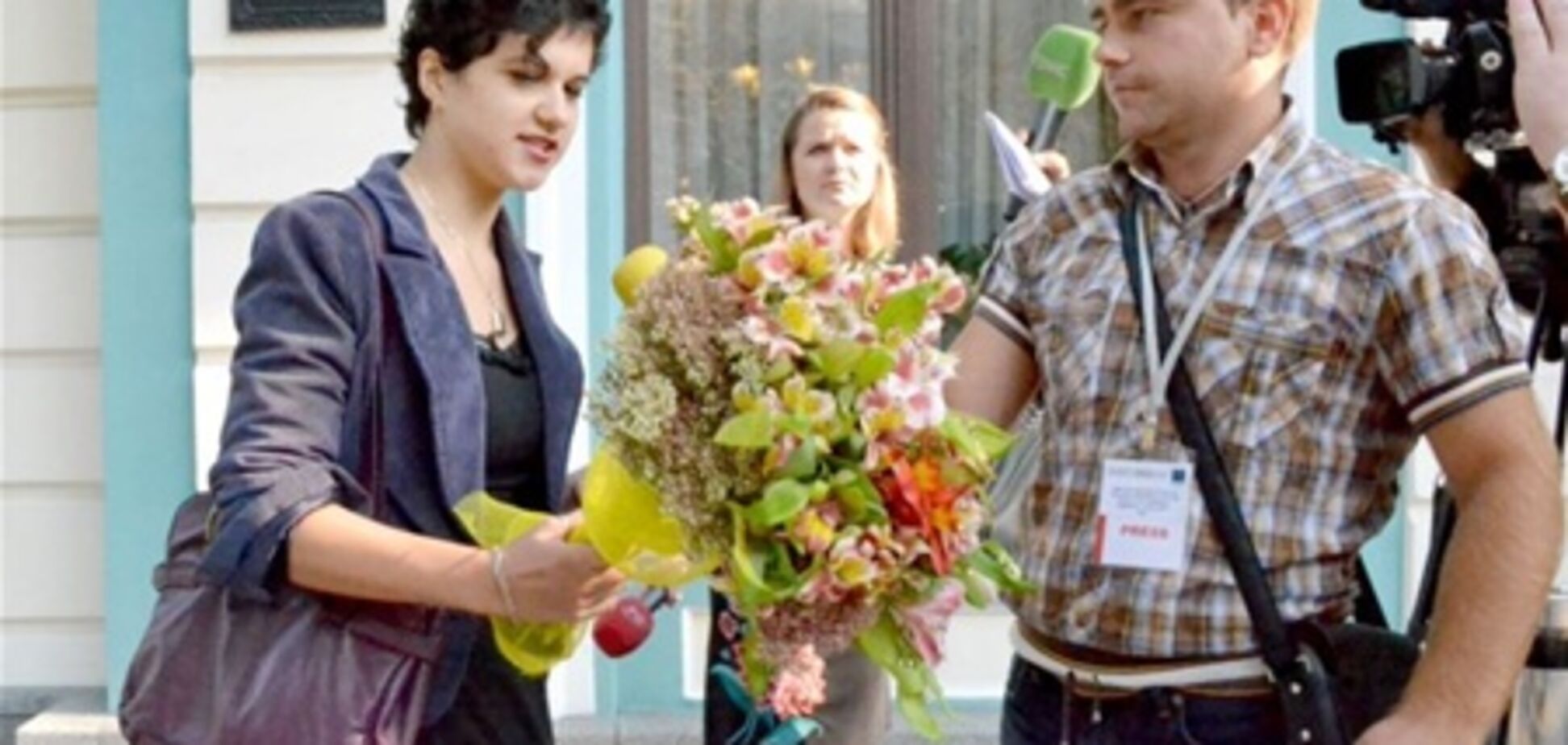 Європейська чиновниця заступилася за побитого квітами Табачника