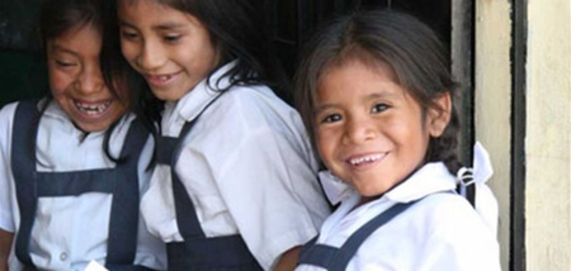 В Перу 90 детей отравились школьным обедом, трое умерли
