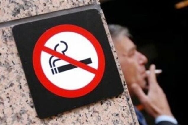 Борьба с курением в Черногории больно ударила по доходам кафе