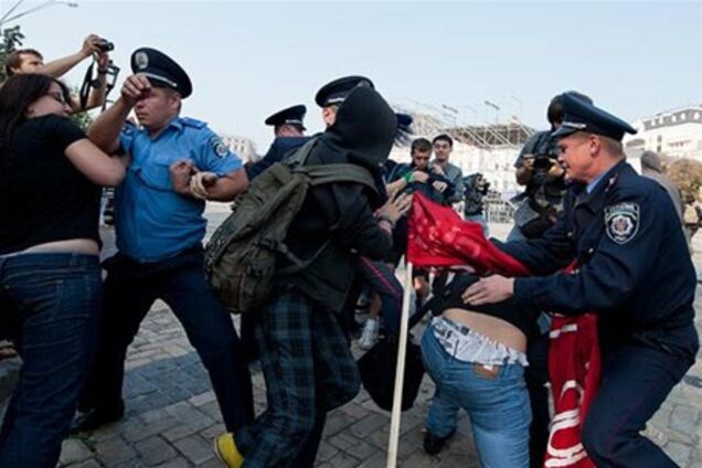 В милиции объяснили, почему устроили потасовку со студентами
