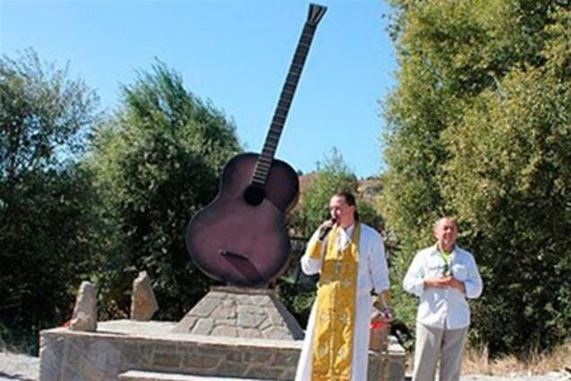 У Судаку відкрили пам'ятник легендарній групі 'Кіно'