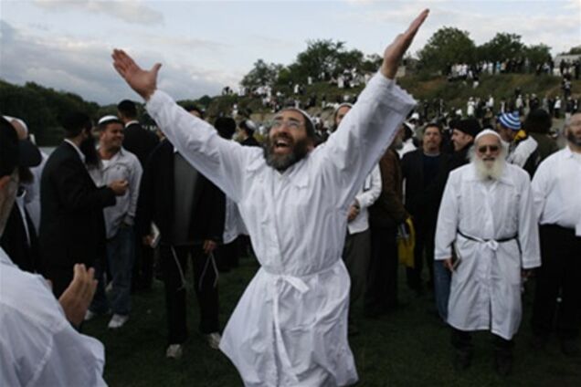 В Украину начали прибывать Хасиды: ожидается около 70 тыс. человек